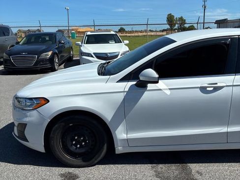 Used 2019 Ford Fusion S FWD image 4