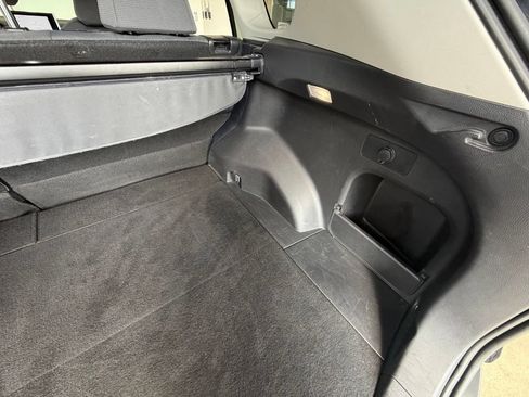 Used 2025 Toyota RAV4 XLE AWD/4WD image 47