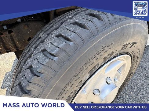 Used 2014 Ford E-250 and Econoline 250 Extended w/ Power Group RWD image 14