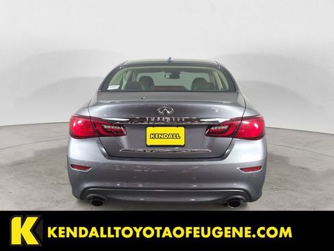 Used 2016 INFINITI Q70 L 3.7 w/ Deluxe Touring Package image 4