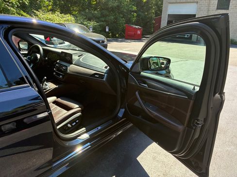Used 2018 BMW 540i xDrive AWD/4WD image 19