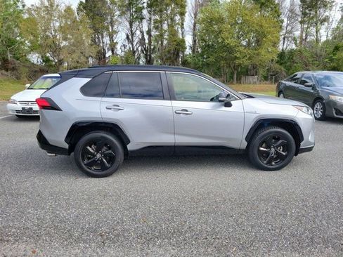 Used 2019 Toyota RAV4 XSE image 9