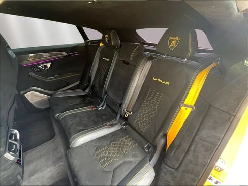Used 2023 Lamborghini Urus Performante AWD/4WD image 21