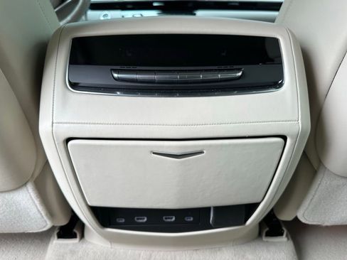 Used 2022 Cadillac Escalade Sport Platinum RWD image 42