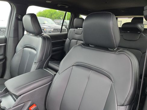 New 2026 Jeep Grand Cherokee L Limited AWD/4WD image 9