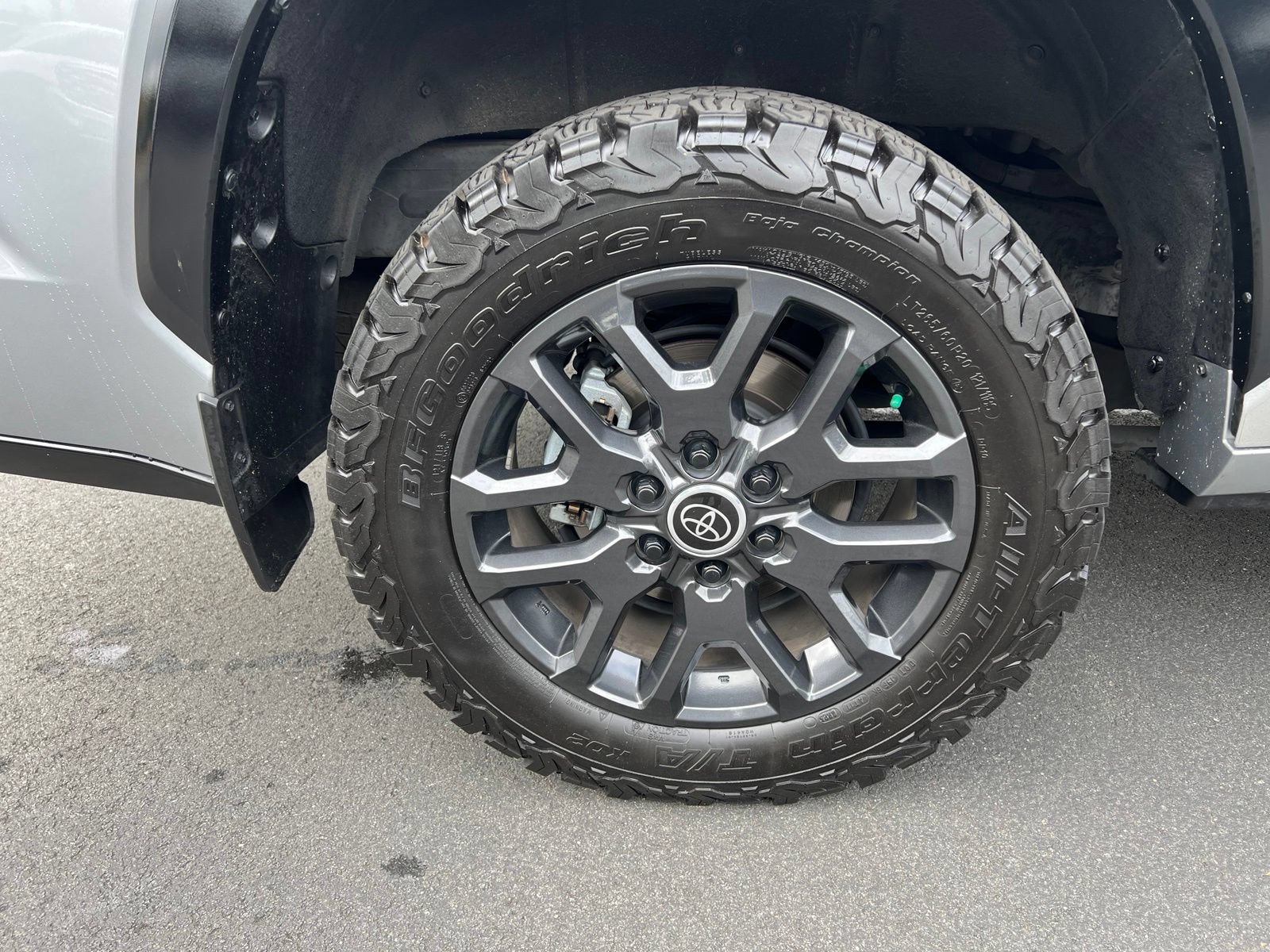 Used 2024 Toyota Sequoia Platinum AWD/4WD image 21