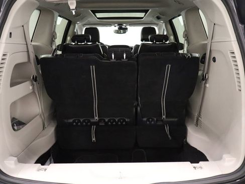 Certified 2023 Chrysler Pacifica Limited FWD image 21
