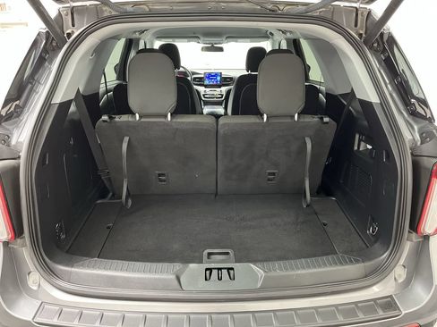 Used 2022 Ford Explorer XLT AWD/4WD image 28
