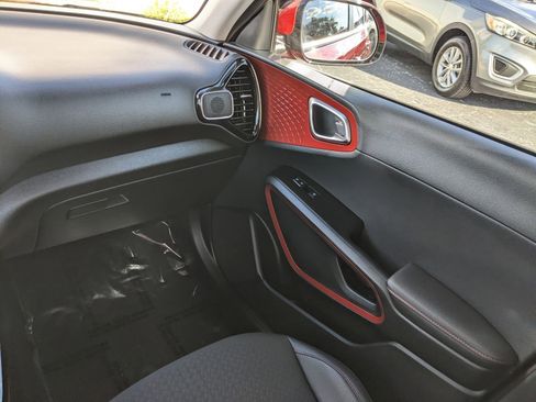 Certified 2025 Kia Soul GT-Line image 23