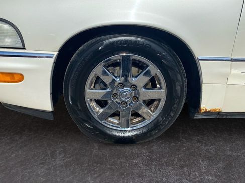 Used 2004 Buick Park Avenue w/ Diamond Edition image 9