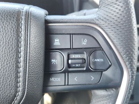 Used 2025 Toyota Tundra Limited AWD/4WD image 18