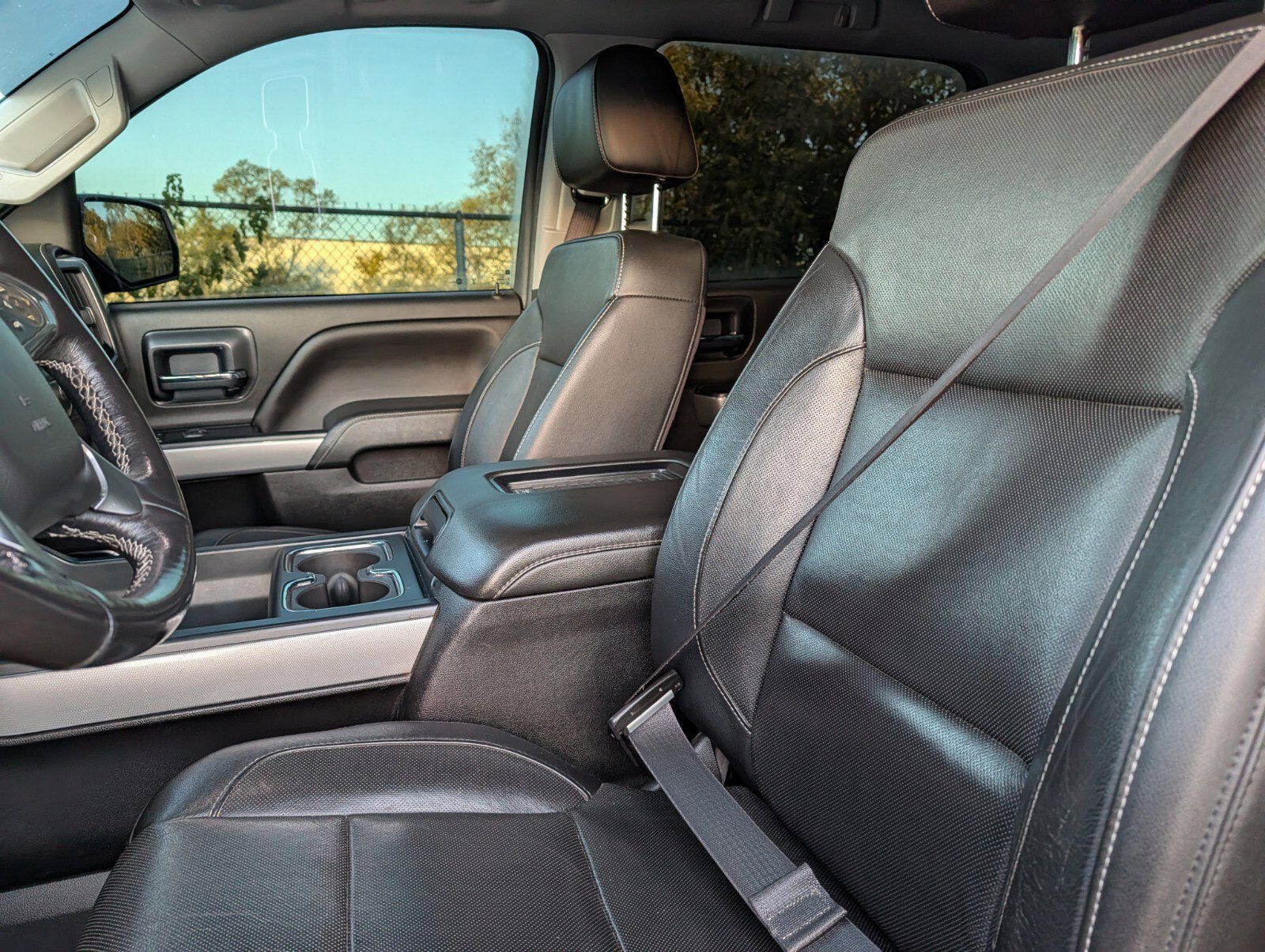 Used 2018 Chevrolet Silverado 1500 LTZ Z71 w/ Centennial Edition AWD/4WD image 23
