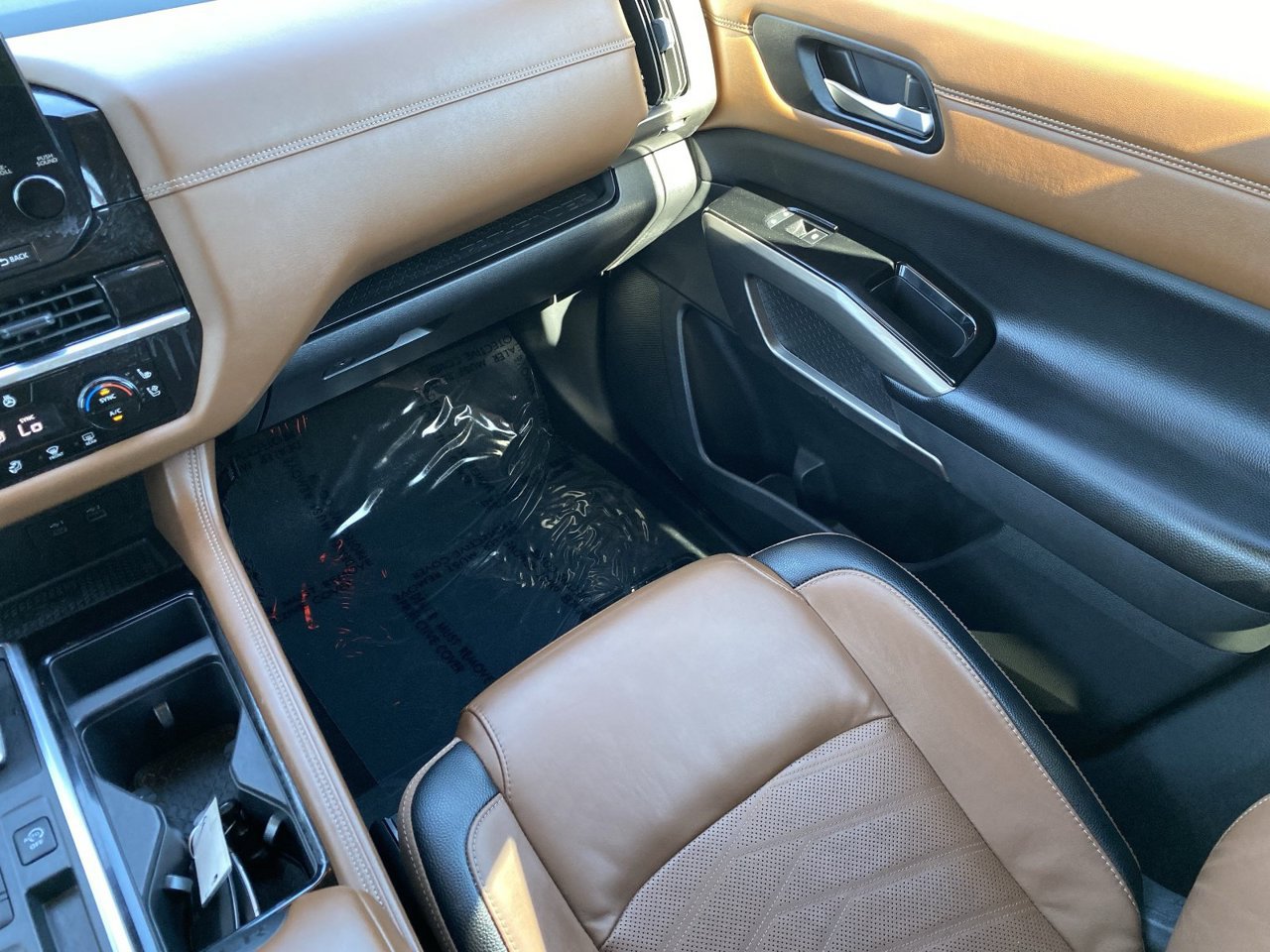 Certified 2023 Nissan Pathfinder Platinum w/ Cargo Package FWD image 19