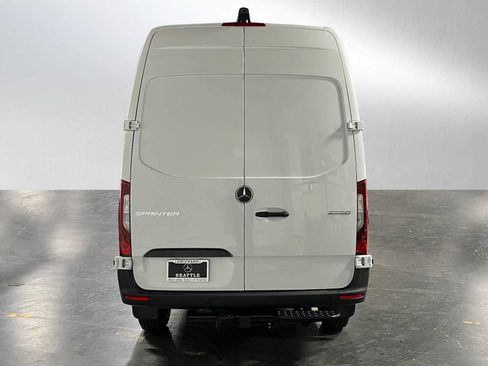 Used 2026 Mercedes-Benz Sprinter 2500 image 4
