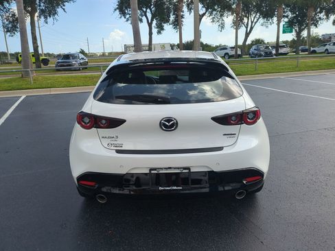 New 2025 MAZDA MAZDA3 Hatchback w/Premium Plus Pkg image 5