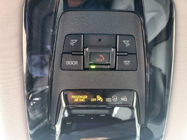 Used 2024 Toyota Venza LE AWD/4WD image 20