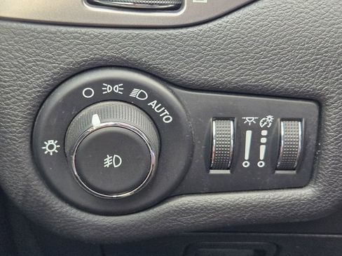 Used 2020 Jeep Cherokee Latitude Plus image 25