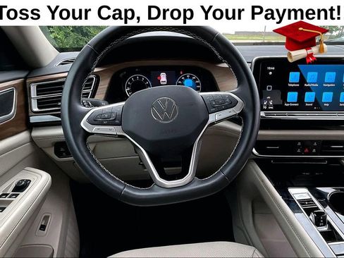 Used 2025 Volkswagen Atlas SE FWD image 6