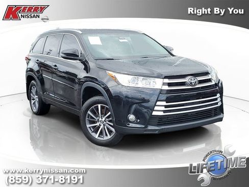 Used 2018 Toyota Highlander XLE w/ Protection Package #3 AWD/4WD image 1