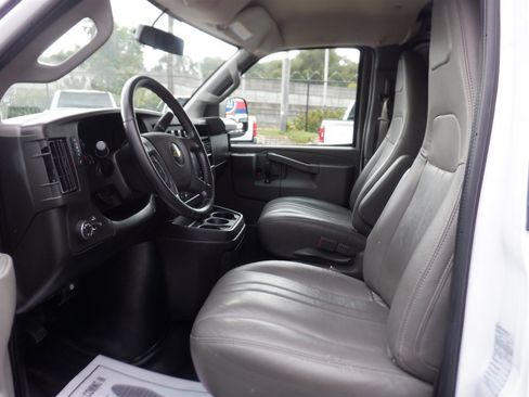 Used 2022 Chevrolet Express 2500 w/ Driver Convenience Package image 11