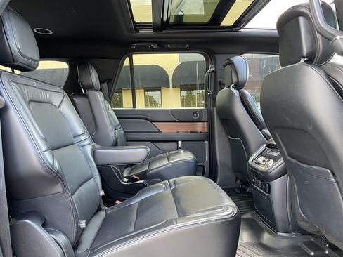 Used 2019 Lincoln Navigator L Select AWD/4WD image 25