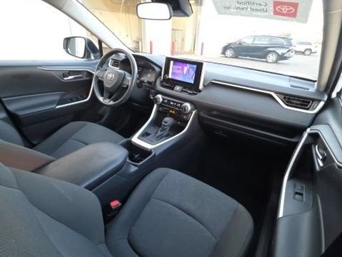 Used 2025 Toyota RAV4 XLE AWD/4WD image 20