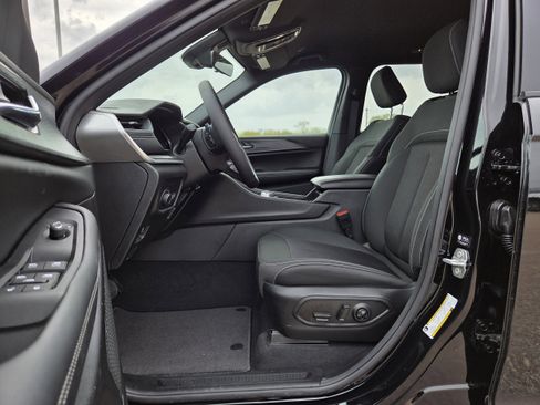 New 2026 Jeep Grand Cherokee Laredo AWD/4WD image 13