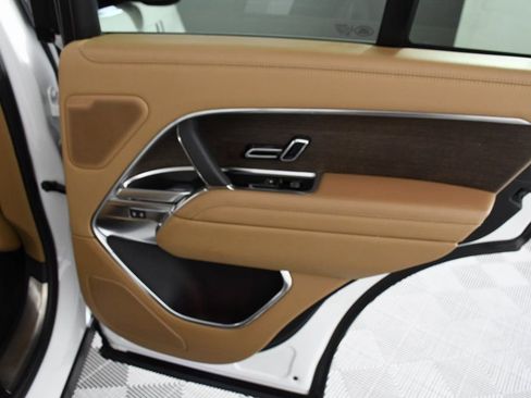 Used 2023 Land Rover Range Rover SE image 20