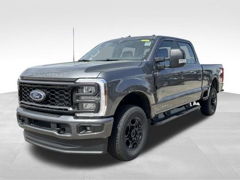 New 2026 Ford F250 XL w/ STX Appearance Package AWD/4WD image 3