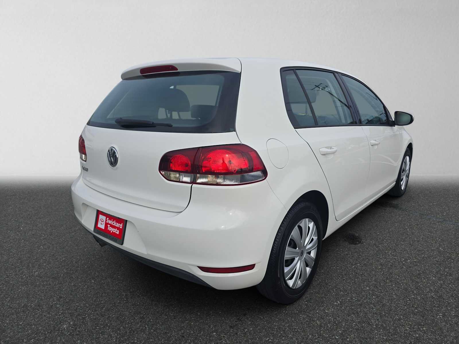 Used 2012 Volkswagen Golf 4-Door FWD image 3