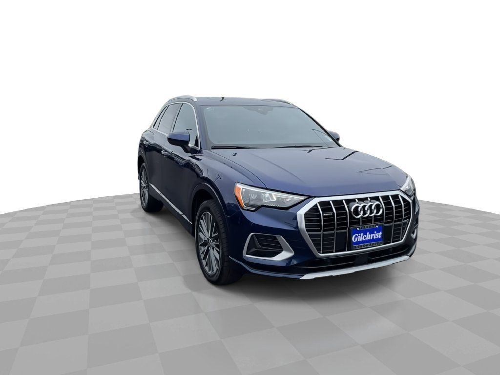 Used 2021 Audi Q3 2.0T Premium w/ 19" Wheel Package AWD/4WD image 2