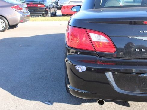 Used 2010 Chrysler Sebring Limited image 37
