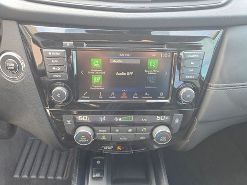 Used 2018 Nissan Rogue SL w/ Premium Package image 24