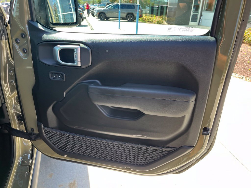 New 2027 Jeep Gladiator Sport AWD/4WD image 29
