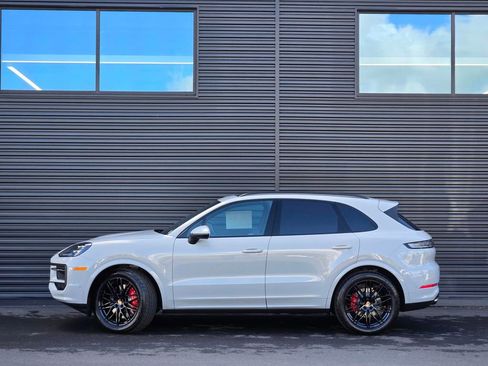 New 2026 Porsche Cayenne S AWD/4WD image 2
