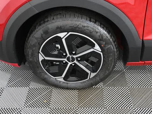 New 2026 Kia Niro EX image 29