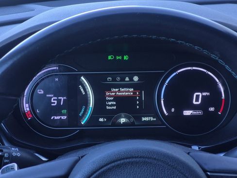 Used 2022 Kia Niro EX Premium FWD image 16