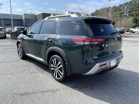 Used 2024 Nissan Pathfinder Platinum image 3