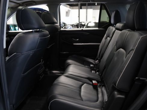 Used 2025 Honda Pilot Elite image 38