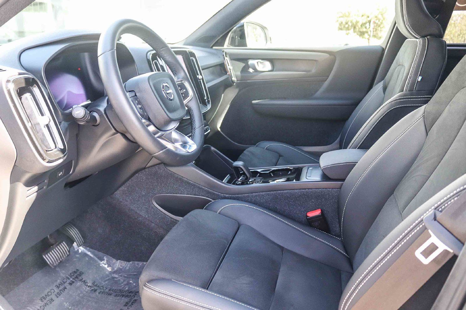 Used 2023 Volvo XC40 Recharge Plus w/ Protection Package Premier AWD/4WD image 20