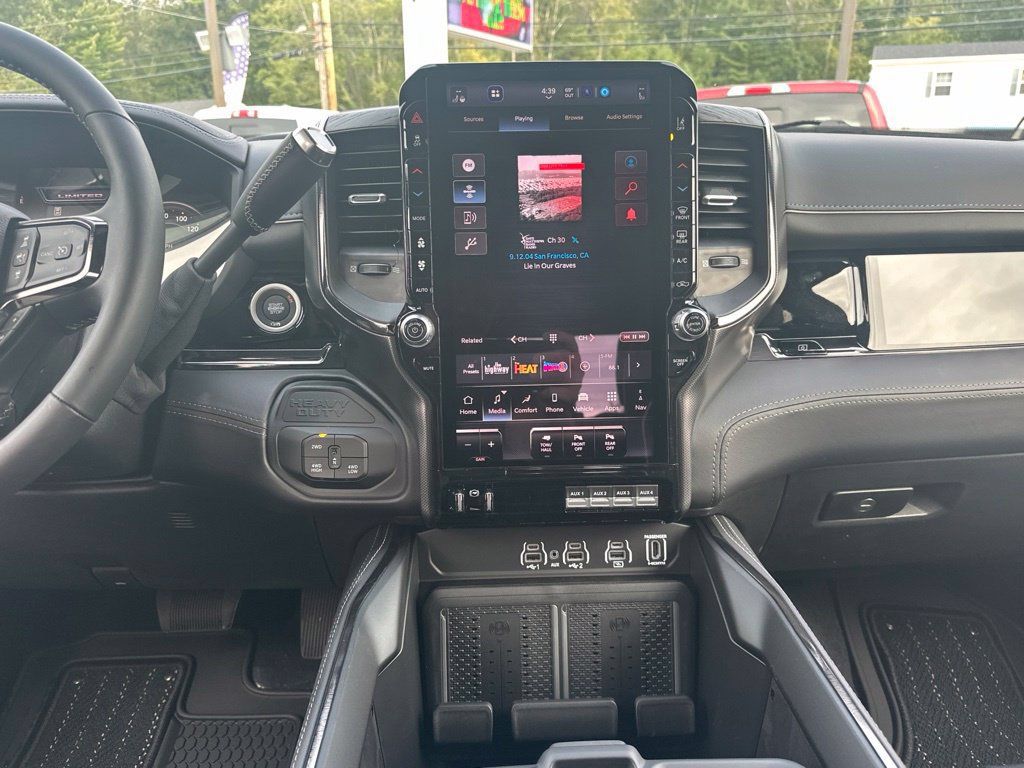 New 2027 RAM 2500 Limited AWD/4WD image 17