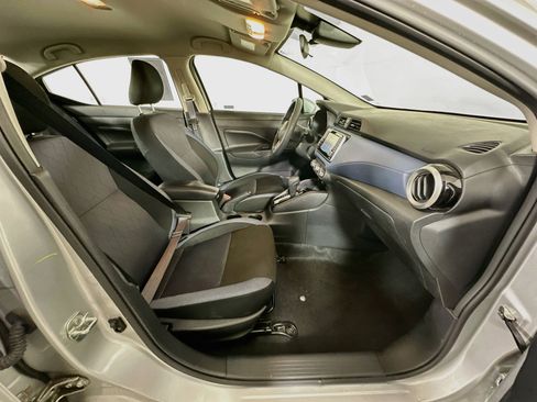 Used 2025 Nissan Versa SV FWD image 29