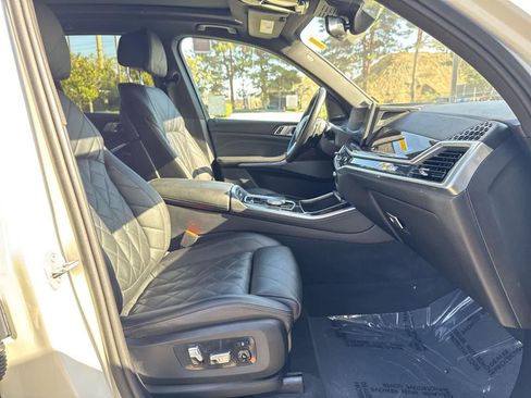 Used 2024 BMW X5 xDrive50e image 39