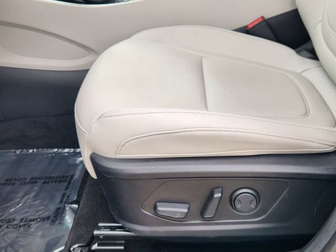 Certified 2025 Hyundai Tucson SEL FWD image 17