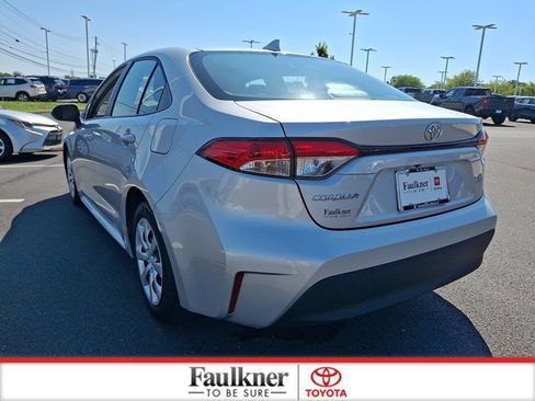 Certified 2025 Toyota Corolla LE FWD image 5