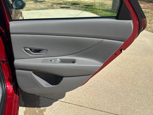 Used 2025 Hyundai Elantra Sport FWD image 16