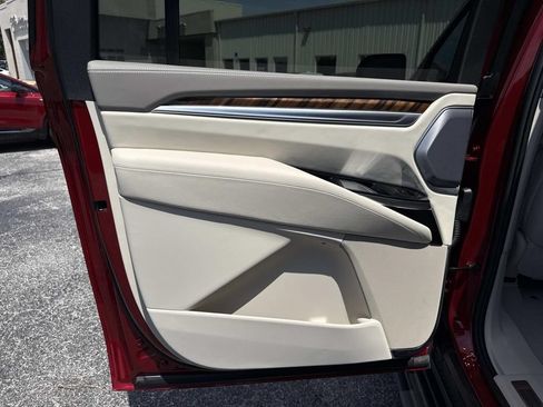 New 2026 Cadillac Escalade ESV Platinum Sport w/ LPO, Floor Liner Package AWD/4WD image 13