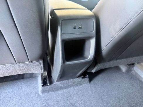 Used 2025 Chevrolet Trax LT w/ LT Convenience Package FWD image 22