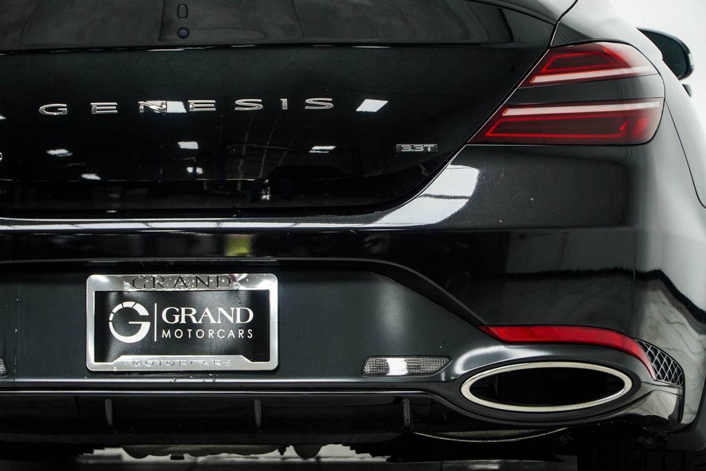 Used 2023 Genesis G70 3.3T RWD image 17
