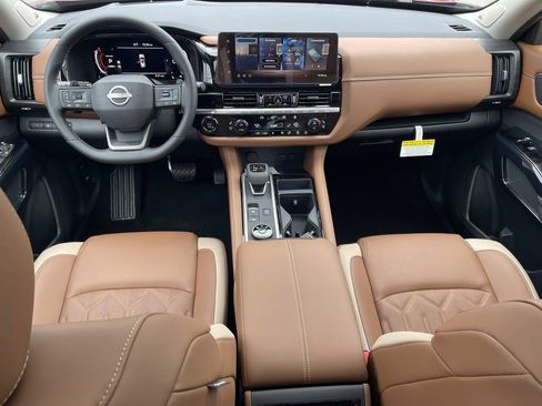 New 2026 Nissan Pathfinder Platinum AWD/4WD image 16
